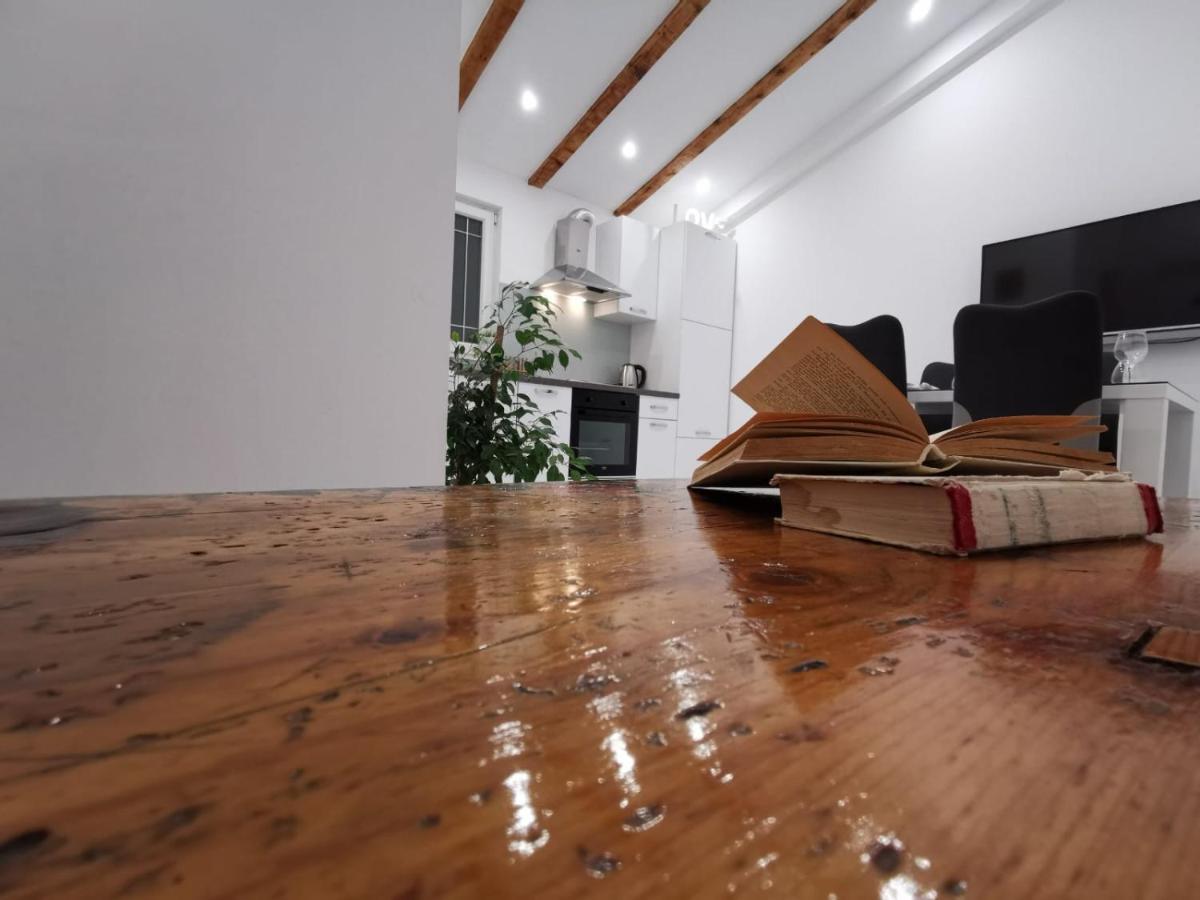 Apartmani Pina 2 คาชเตลา ภายนอก รูปภาพ